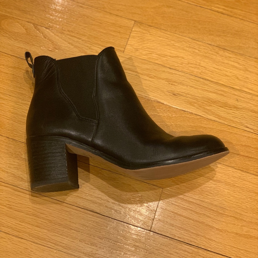 Sam Edelman Black Leather Booties. Size 7.5M.